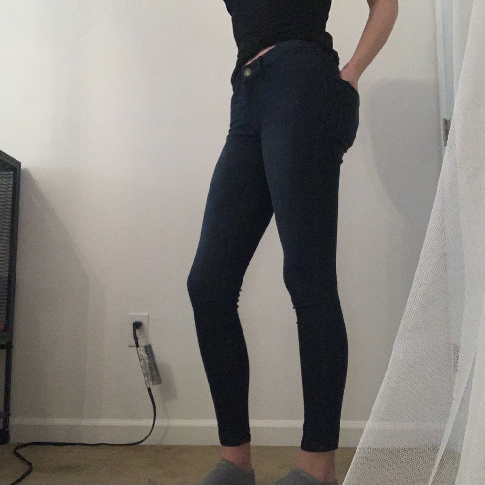 Dark wash skinny jeans (low rise)